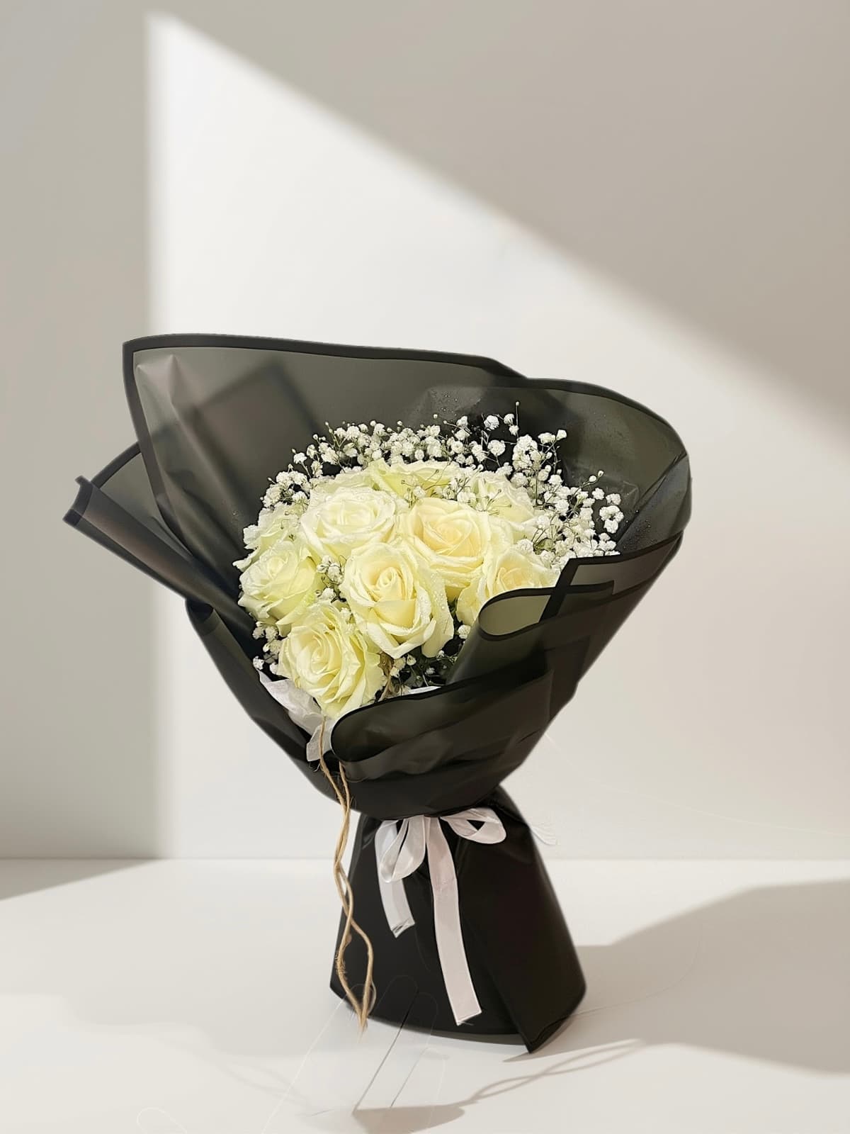 Midnight Ivory 12 White Roses